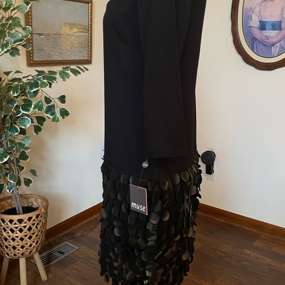 Muse • Black Square Neck 3/4 Sleeve Dress w/ Circle Appliqué Skirt • Size 10 NWT - Picture 5 of 9